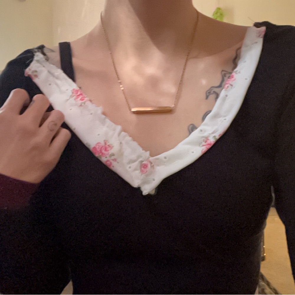 Floral lined stitched crop top